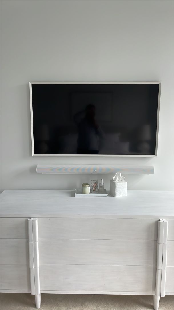 White Frame TV with White Sonos Arc